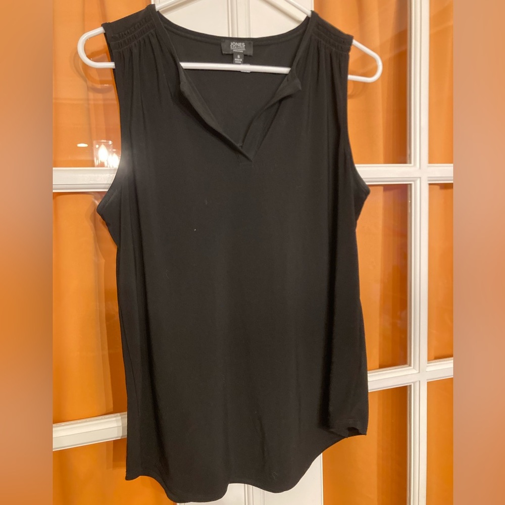 Jones New York, v-neck sleeveless blouse, rouched detailing, small, black